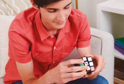 Il Cubo di Rubik arriva nelle scuole d’Italia con uno speciale progetto didattico: “Scuola al Cubo”